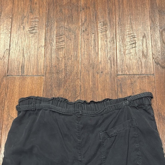 Medium AERIE Comfy Women's Black Shorts - Picture 7 of 9